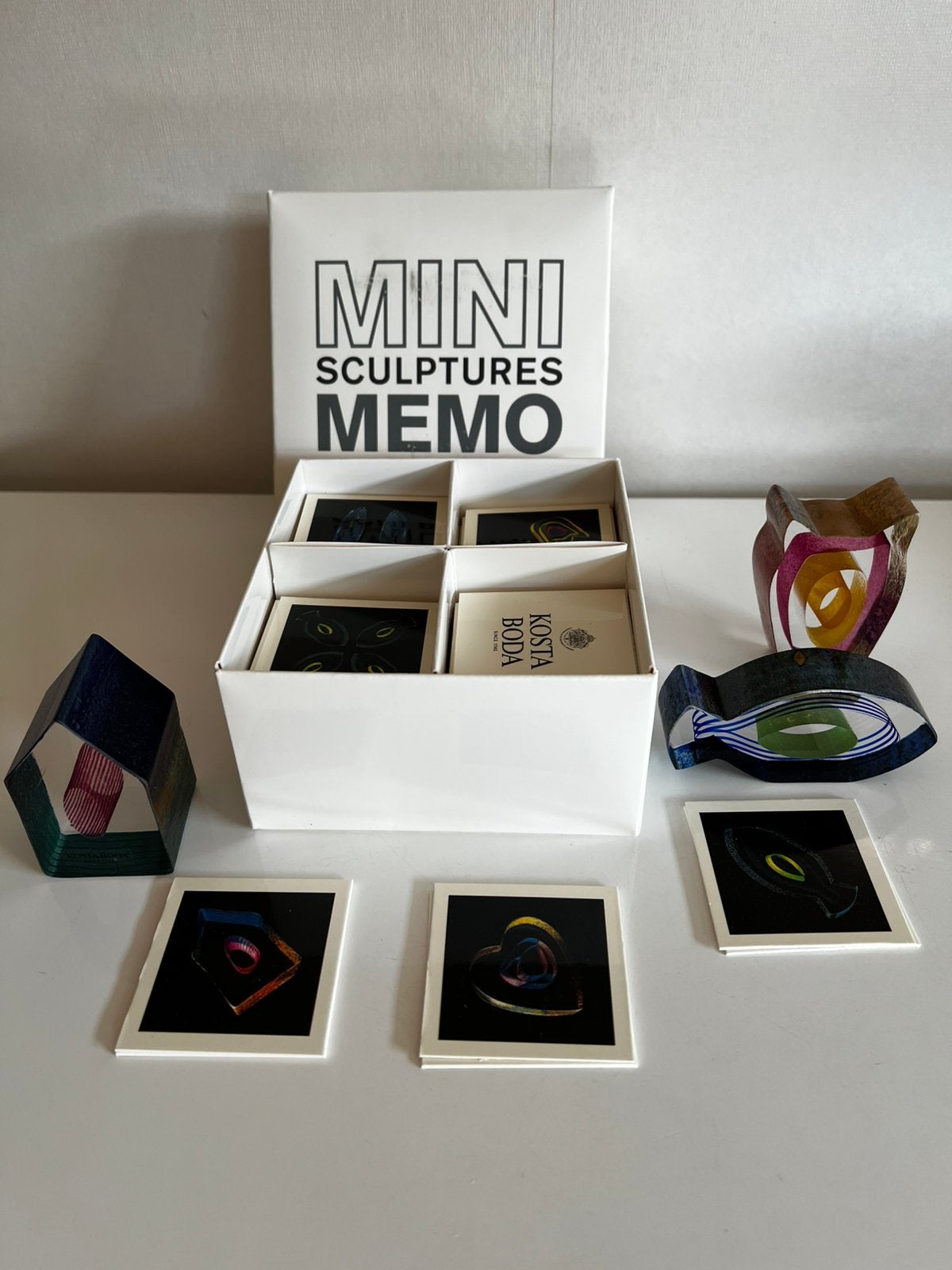 Kosta Boda Mini Sculptures MEMO Memory Game Bertil Vallien, Ophalen of Verzenden, Overige typen, Papier/karton