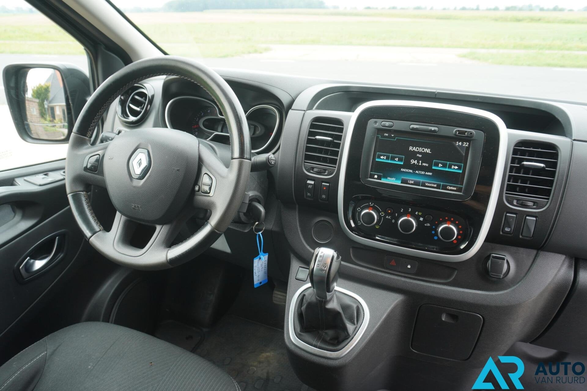 Renault Trafic 2.0 dCi 145PK * Automaat * Trekhaak * LED, 145 pk, Stof, Gebruikt, 4 cilinders
