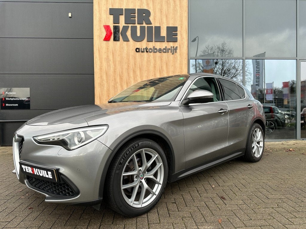 Alfa romeo STELVIO 2.0 T AWD First Edition 280pk / Pano / ri, Auto's, Alfa Romeo, Automaat, Euro 6, 4 cilinders, Startonderbreker