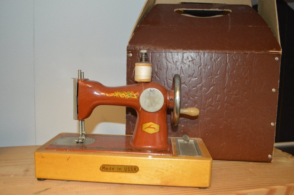 decoratief  jaren 50 kinder Naaimachine "Made in USSR", Ophalen of Verzenden