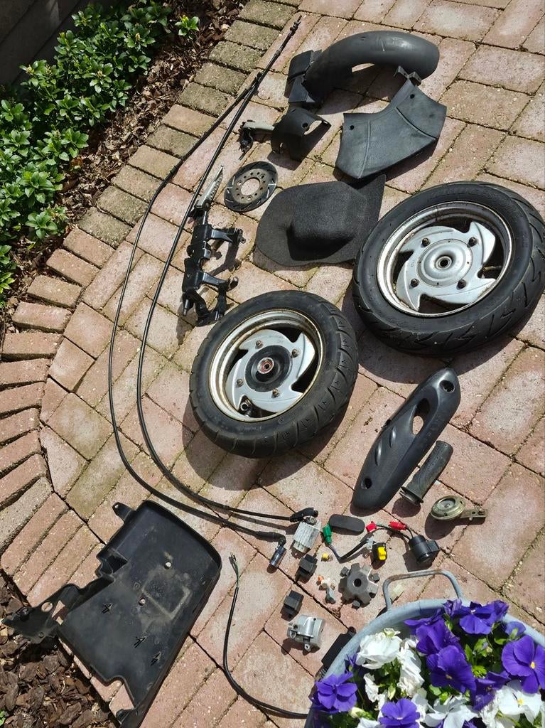 Partij onderdelen Sym Mio 50 Scooter Brommer Snor, Gebruikt, ., Ophalen of Verzenden, .