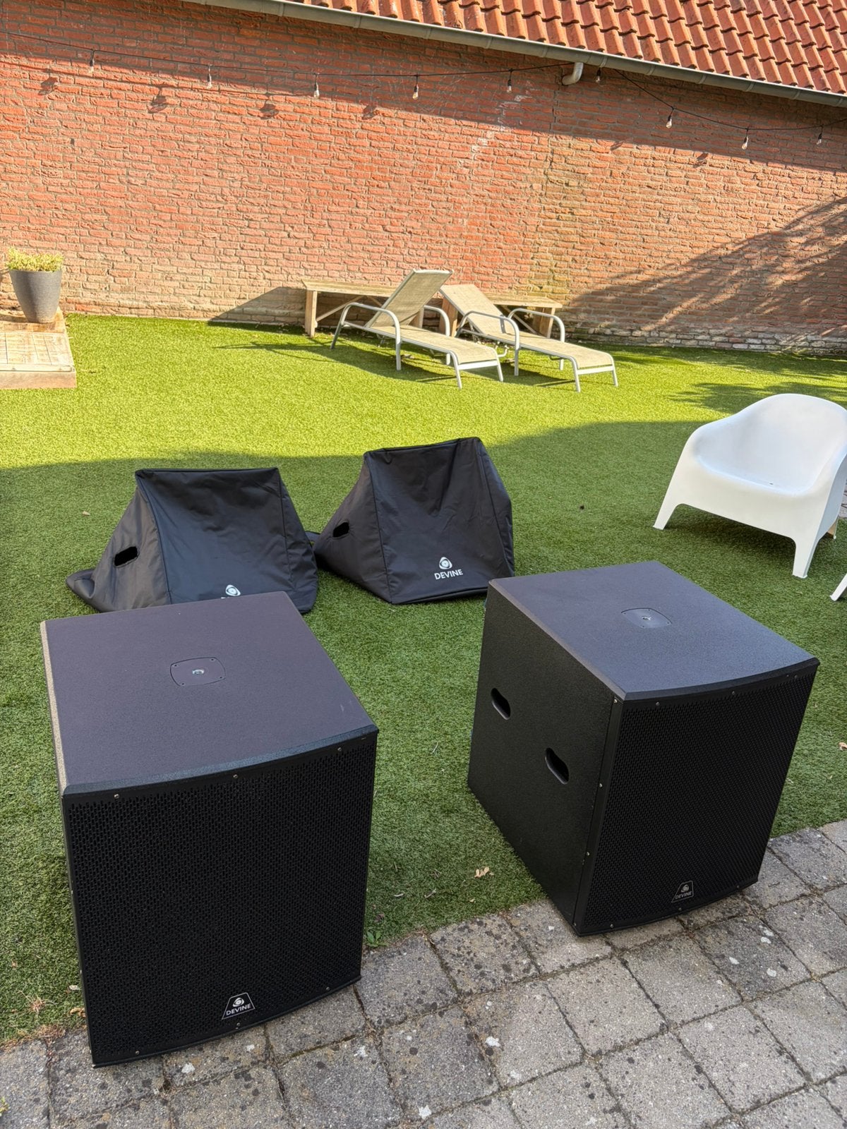 Devine onyx 18SA (2 stuks), Overige merken, Subwoofer, Ophalen of Verzenden, Zo goed als nieuw