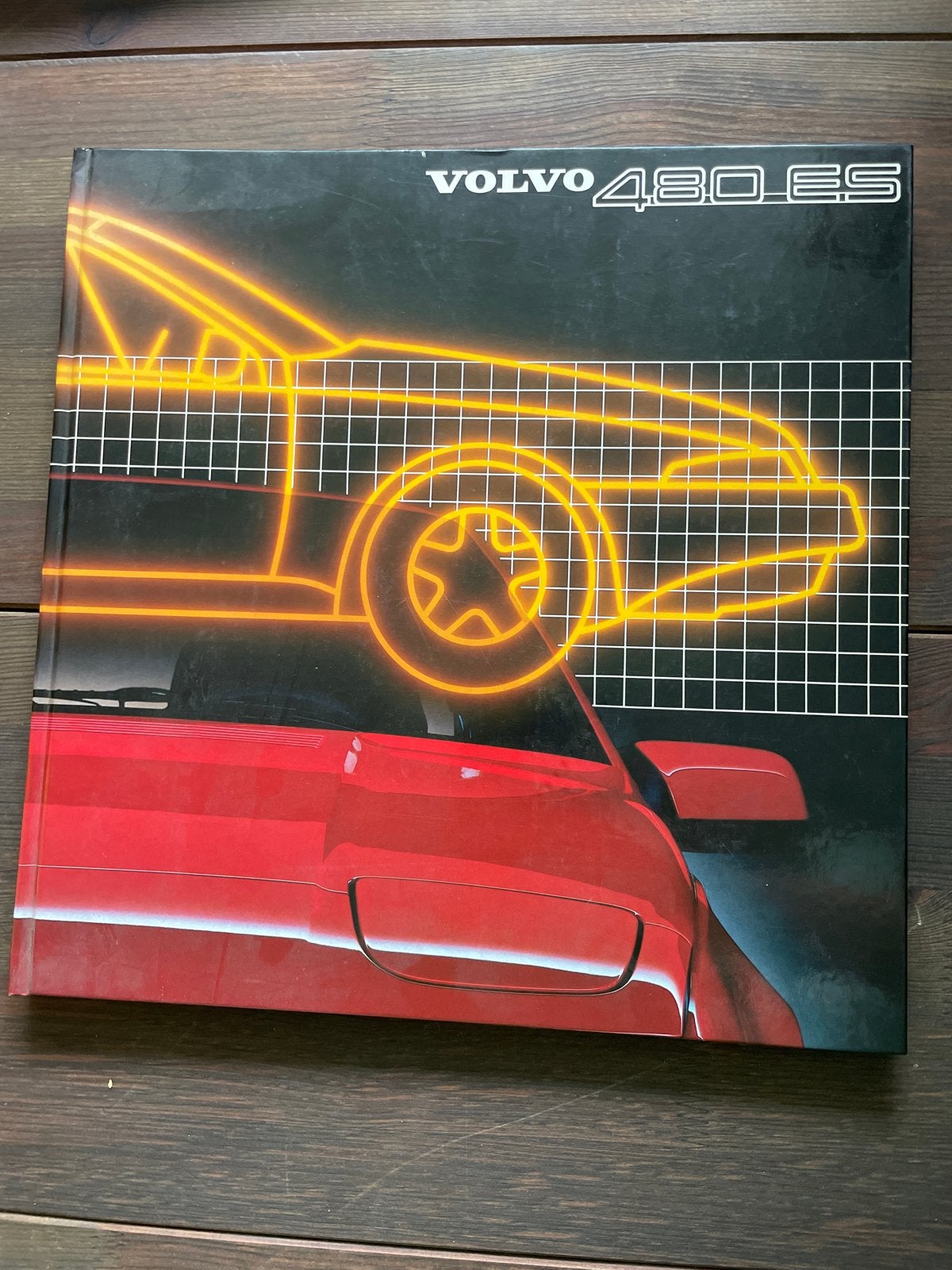 Volvo 480 ES Boek: Blauwdruk voor de wereld van morgen, Ophalen of Verzenden, Zo goed als nieuw, Volvo