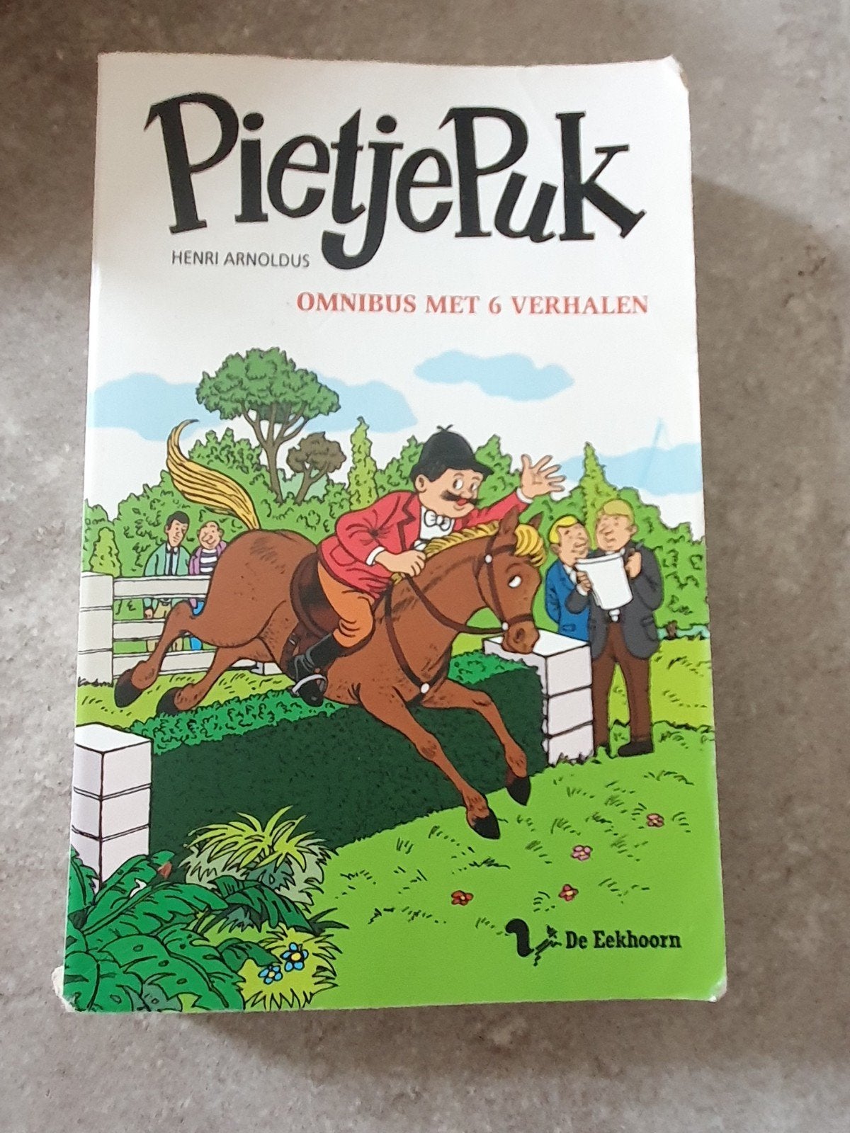 Pietje Puk-boek,  omnibus met 6 verhalen,  10 euro, Boeken, Ophalen of Verzenden, Gelezen