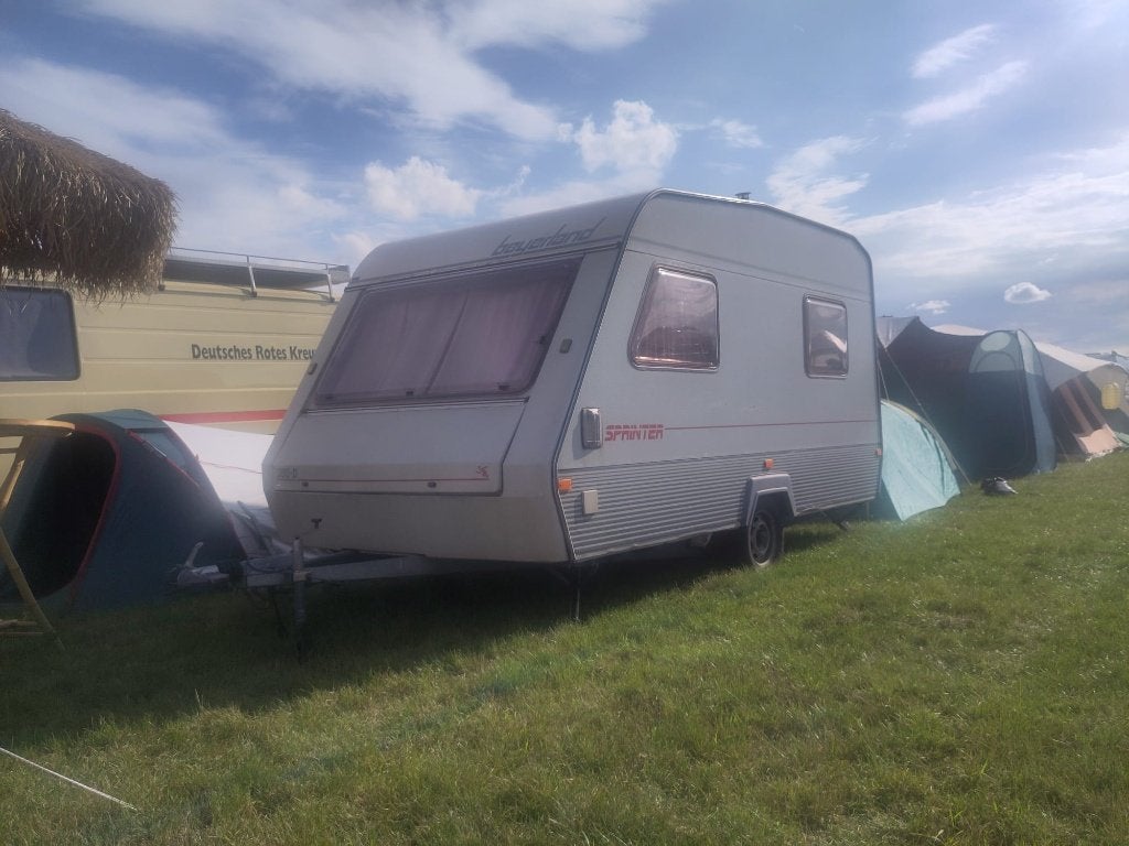 Beyerland caravan compleet – incl. voortent & inventaris, Overige typen, Koelkast, Treinzit, 750 - 1000 kg