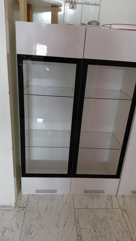Moderne witte vitrinekast met glazen planken (35x110 cm), Huis en Inrichting, Kasten | Vitrinekasten, Ophalen, Minder dan 50 cm