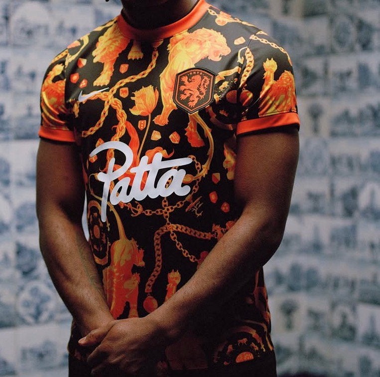 Patta x Nike KNVB Pre-Match Jersey (Black/Orange) maat M, Maat 48/50 (M), Nieuw, Oranje, Ophalen of Verzenden