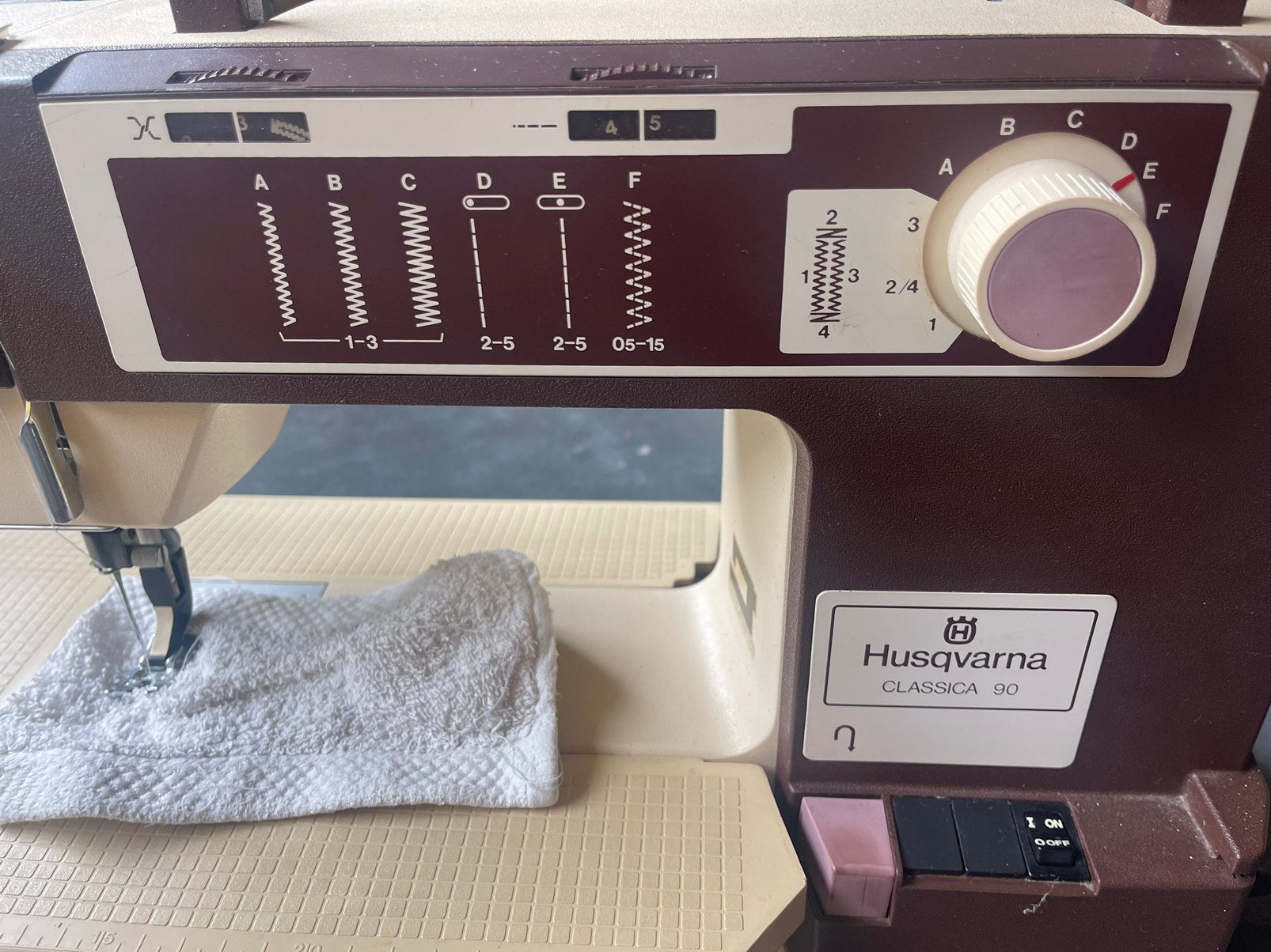 Husqvarna Classica 90 Naaimachine, Ophalen of Verzenden, Gebruikt, Naaimachine, Husqvarna