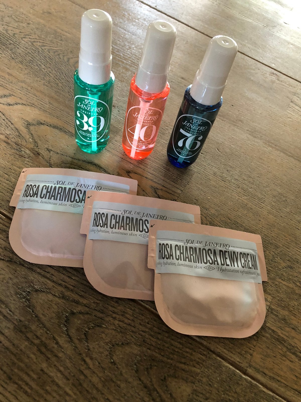 Sol de Janeiro, 3 x perfume body mist & 3 cream sachets., Ophalen of Verzenden, Nieuw, Deodorant of Bodyspray