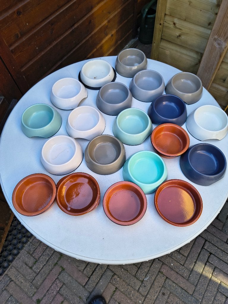 partij bakjes en drinkflessen voor kweken van vogels., Dieren en Toebehoren, Ophalen, Gebruikt, Overige materialen, Broedkooi of Kweekkooi