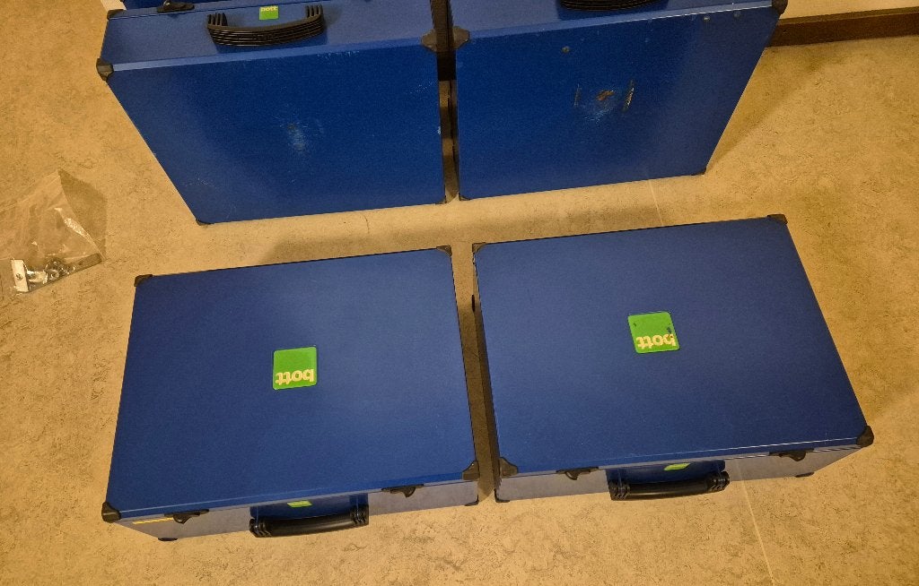 Foto 21 van BOTT Bedrijfs- wagen bus inrichting kast koffers opslag