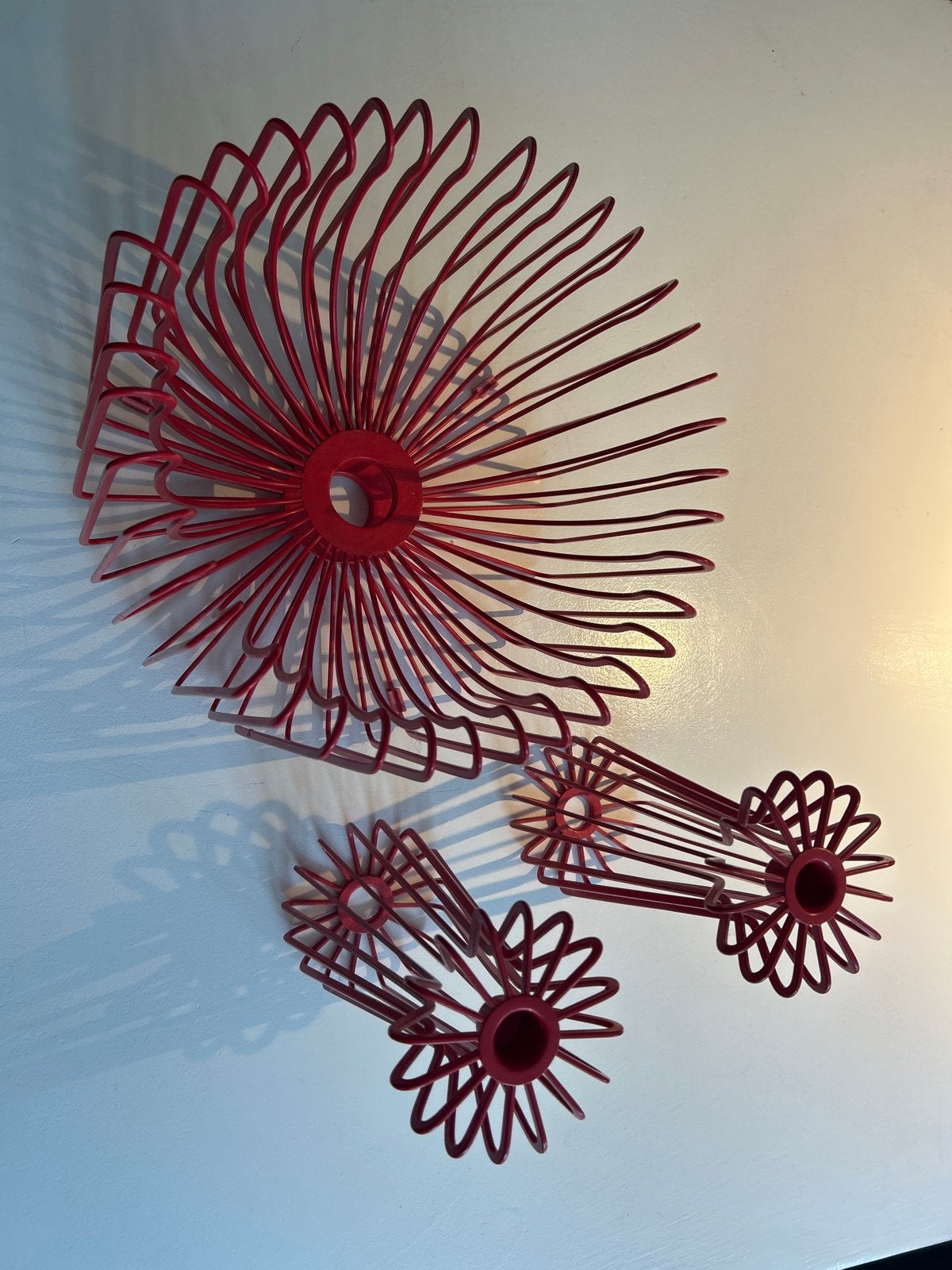 Set rode metalen fruitmand en kandelaars IKEA, Gebruikt, Ophalen of Verzenden, Metaal, Rood