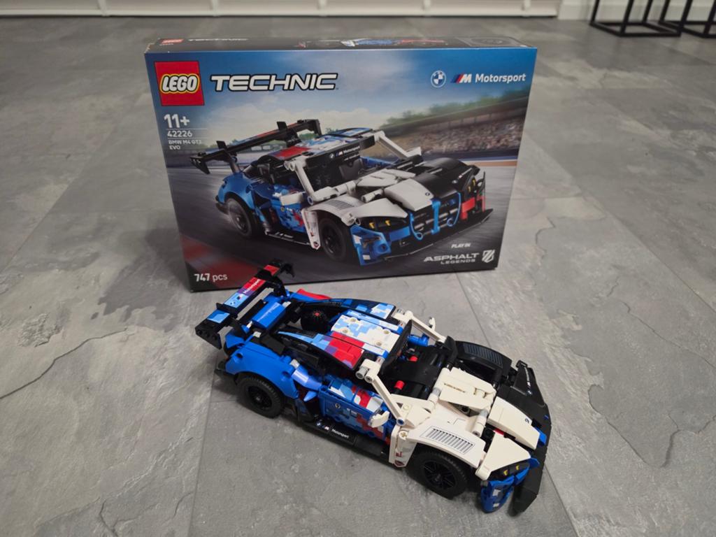 LEGO Technic BMW M4 GT3 EVO | Compleet met doos+ instructies, Lego, Compleet, Ophalen of Verzenden, Zo goed als nieuw