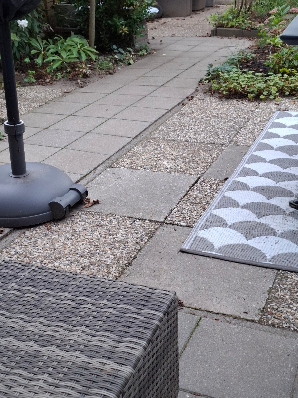 Gratis af te halen: Stoeptegels en grindtegels, Ophalen, Gebruikt, 10 m² of meer, Beton