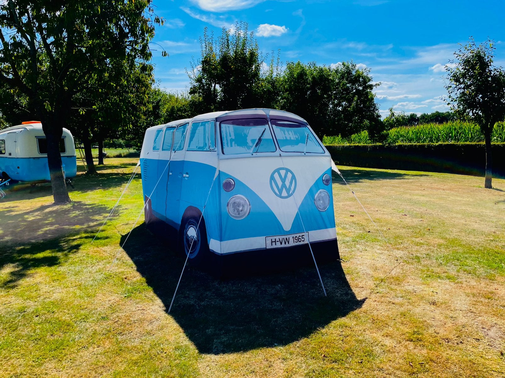 VW bus tent van The Monster Company, Ophalen of Verzenden, Zo goed als nieuw, Tot en met 4