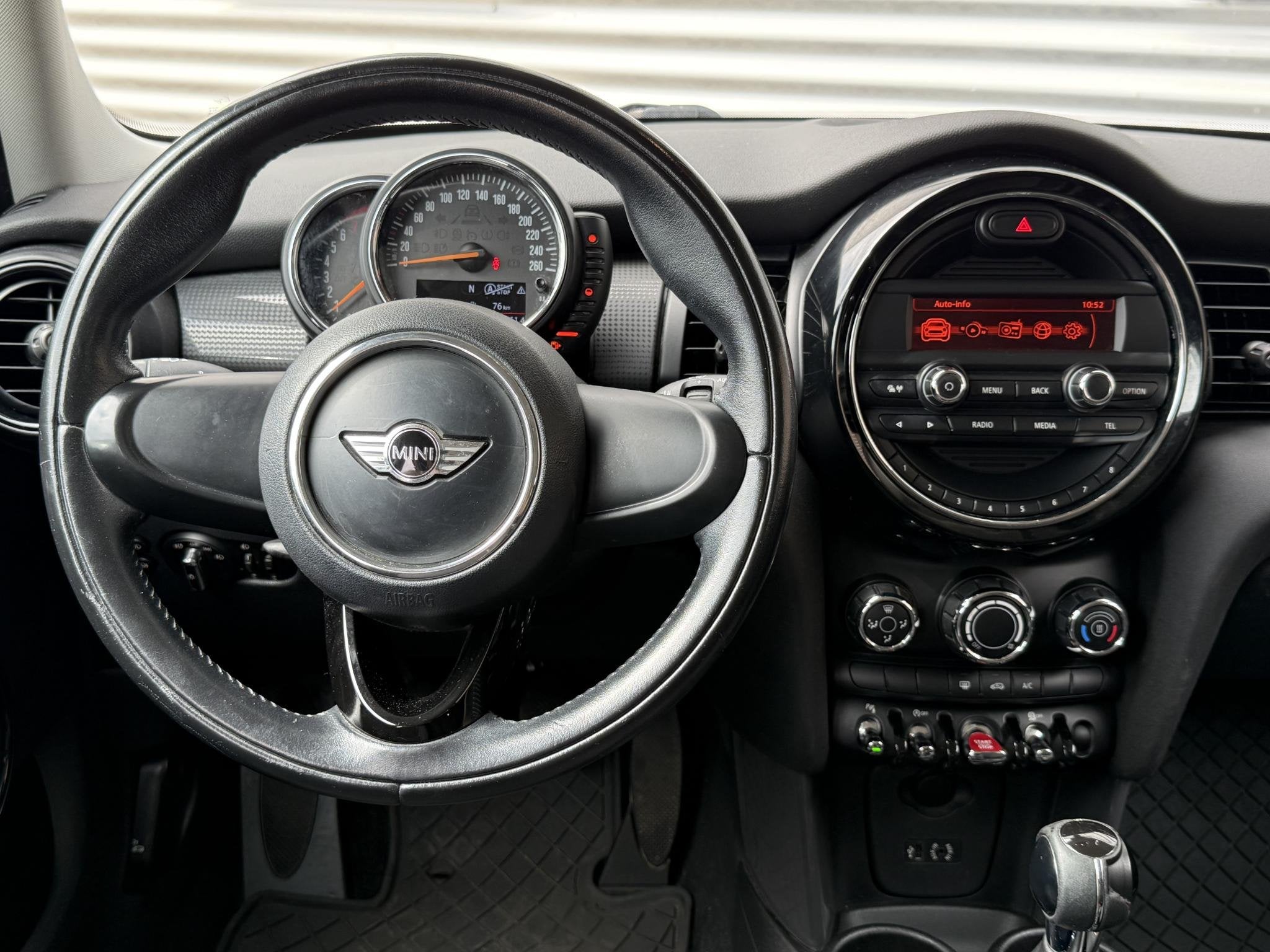MINI 5-Deurs 1.5 Cooper Chili Business Airco|Elek Ramen|LM V, Auto's, 136 pk, Gebruikt, Leder en Stof, Bedrijf
