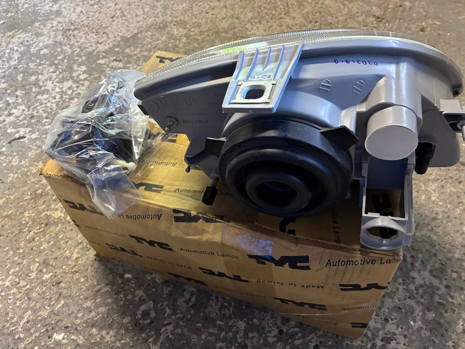 Nieuwe koplamp rechtsvoor Fiat Seicento, Auto-onderdelen, Ophalen of Verzenden, Nieuw, Universele onderdelen