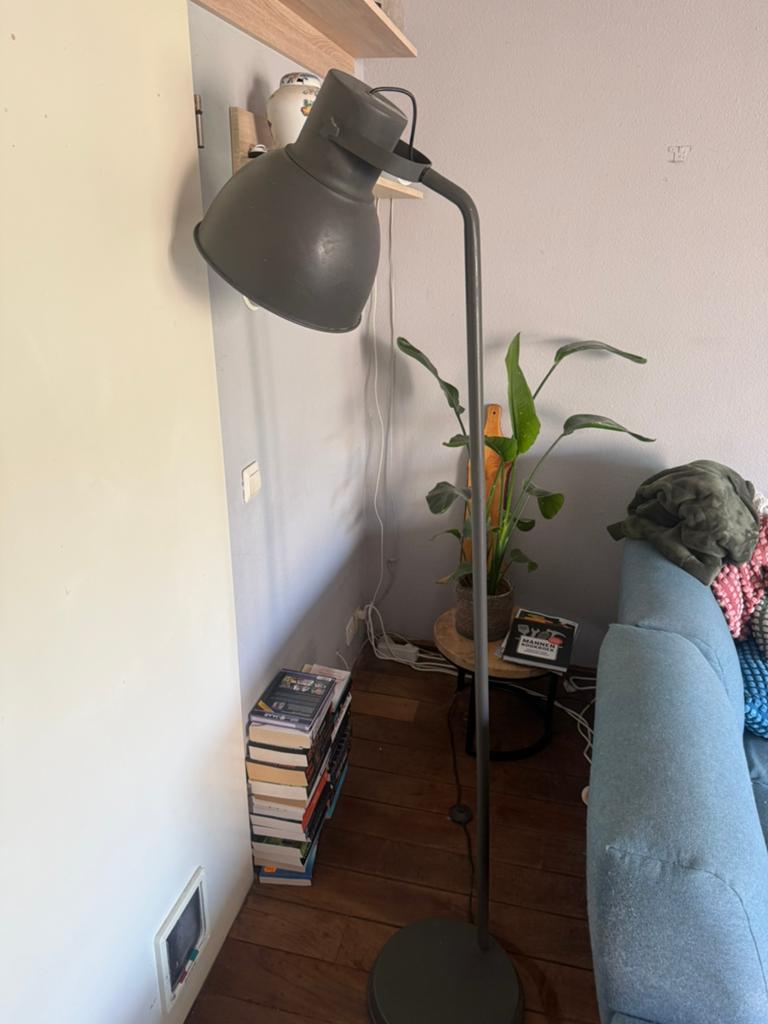 Ikea vloerlamp 2 stuks, Huis en Inrichting, Ophalen, Gebruikt, Metaal, 150 tot 200 cm