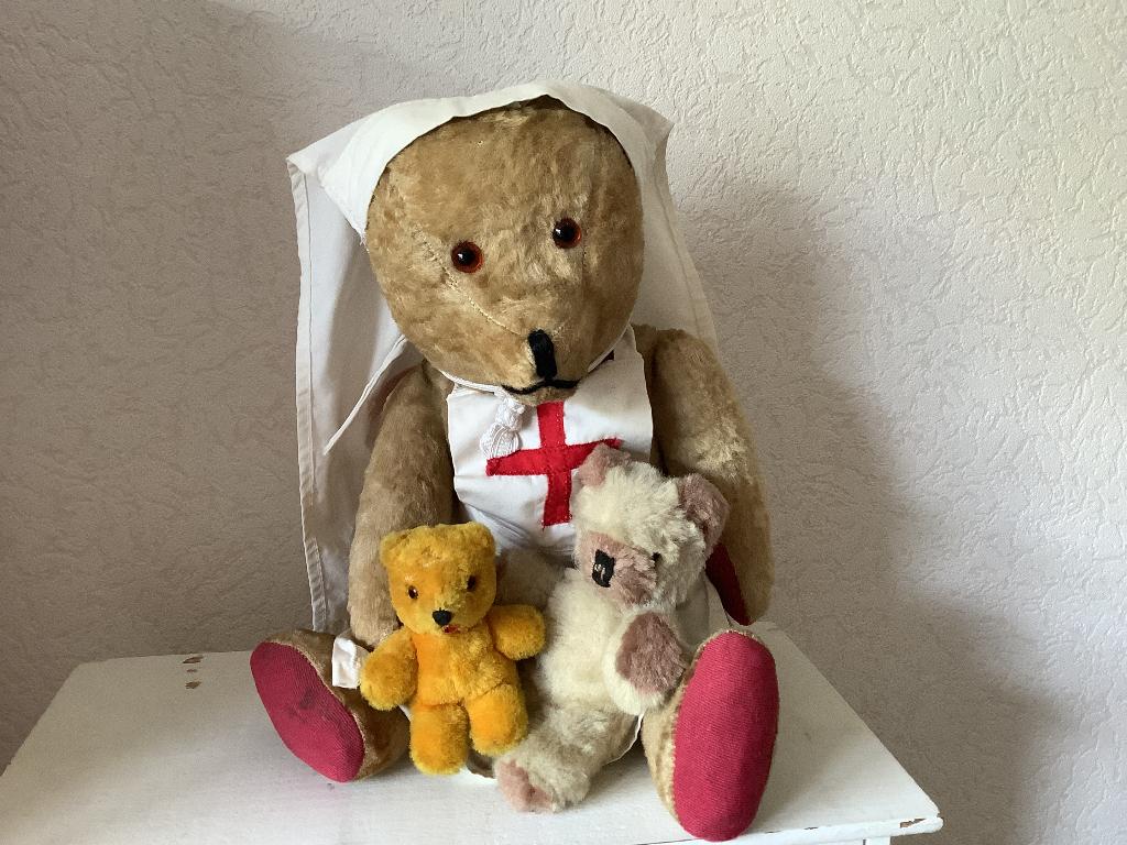 Oude beer,beren,oud speelgoed, beertjes gratis, Verzamelen, Beren en Cherished Teddies, Verzenden, Gebruikt, Stoffen beer, Overige merken