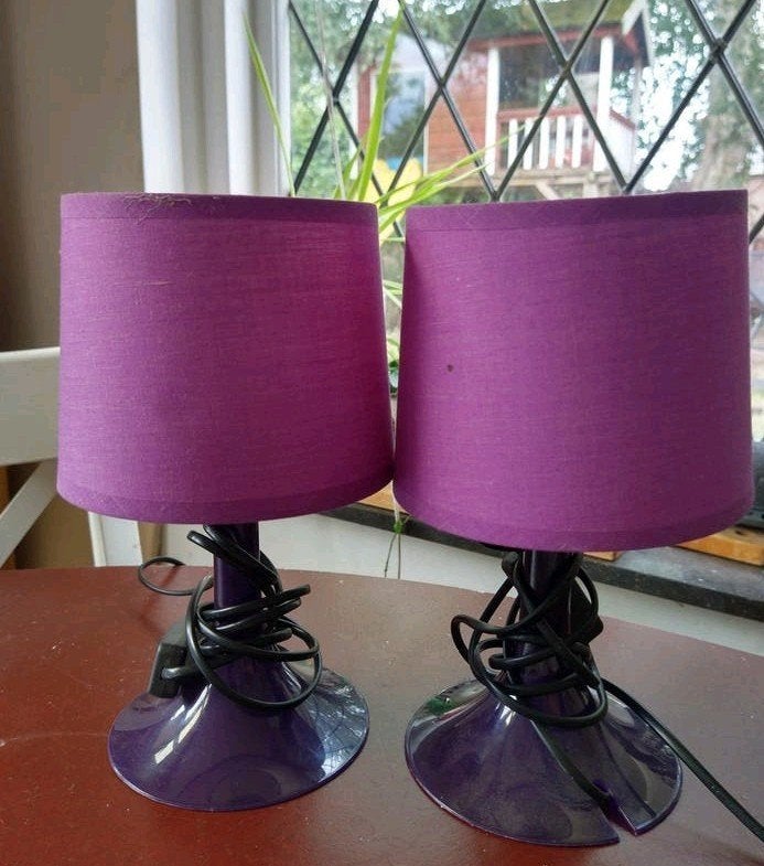 2 nachtampjes/ tafel lampjes, Kunststof, Gebruikt, 26 cm, E14 (klein)