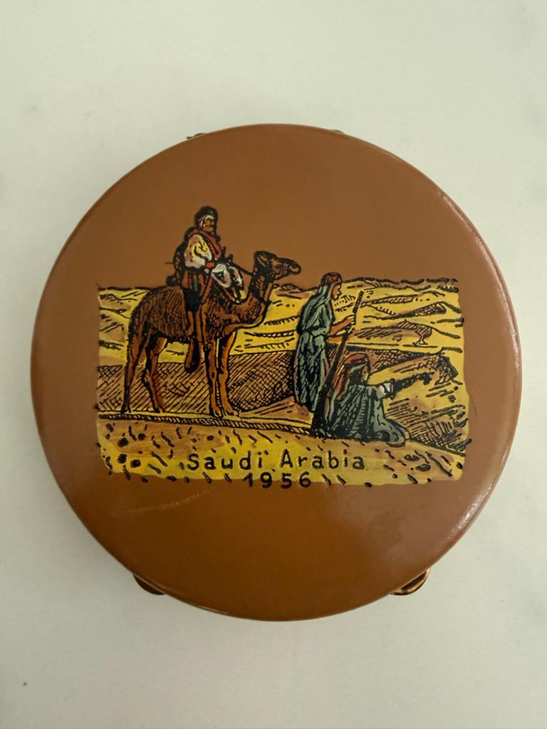 Vintage Poederdoos Saudi Arabië 1956 - Ongebruikt & Compleet, Sieraden, Tassen en Uiterlijk, Uiterlijk | Cosmetica en Make-up