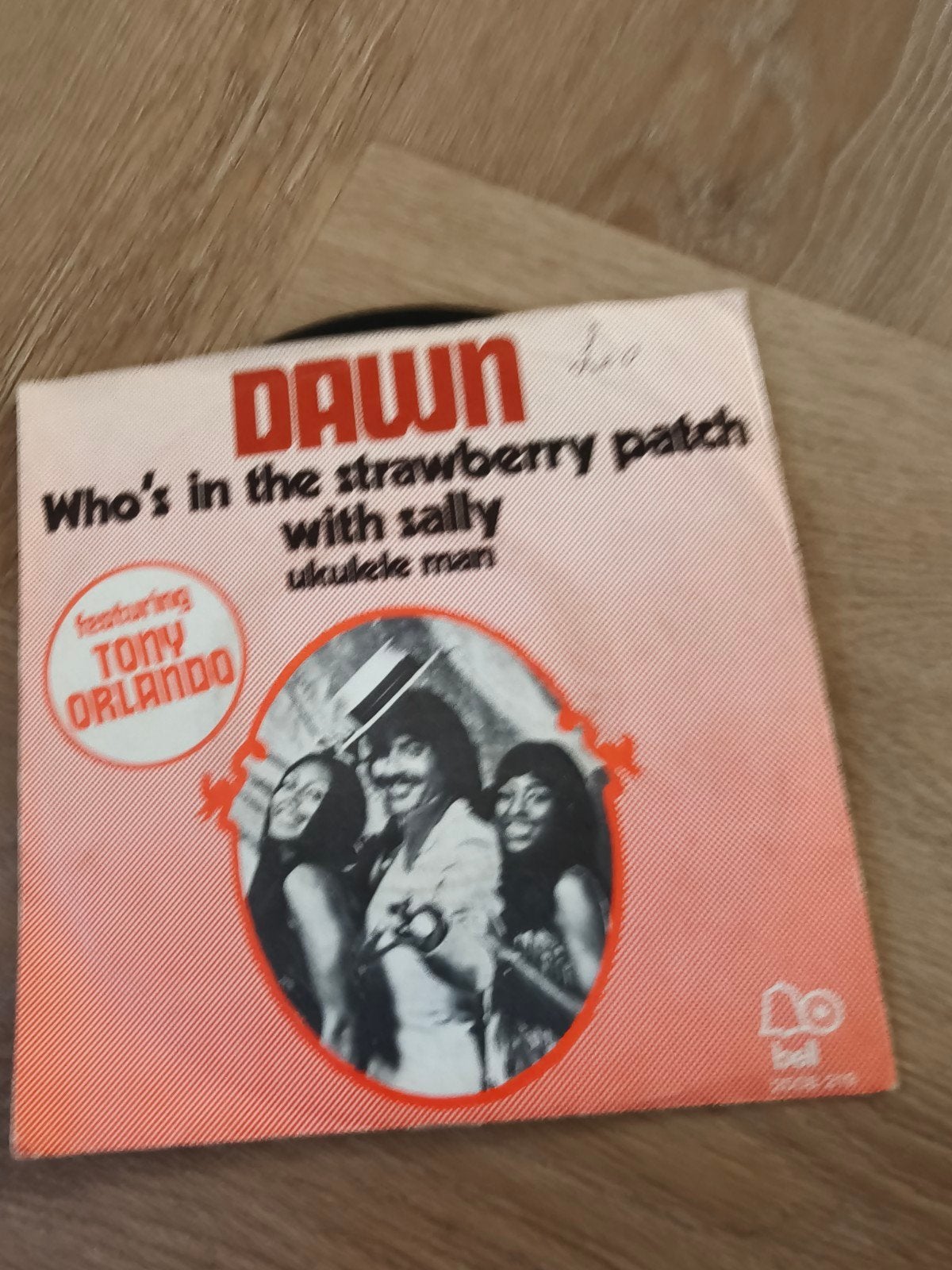 Dawn featuring Tony Orlando - Who's in the Strawberry Patch, Gebruikt, 7 inch, Pop, EP