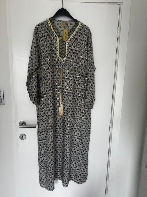 meerkleurige tuniek / kaftan nieuw met prijskaartje Onesize, Kleding | Dames, Jurken, Ophalen of Verzenden, Nieuw, Onder de knie
