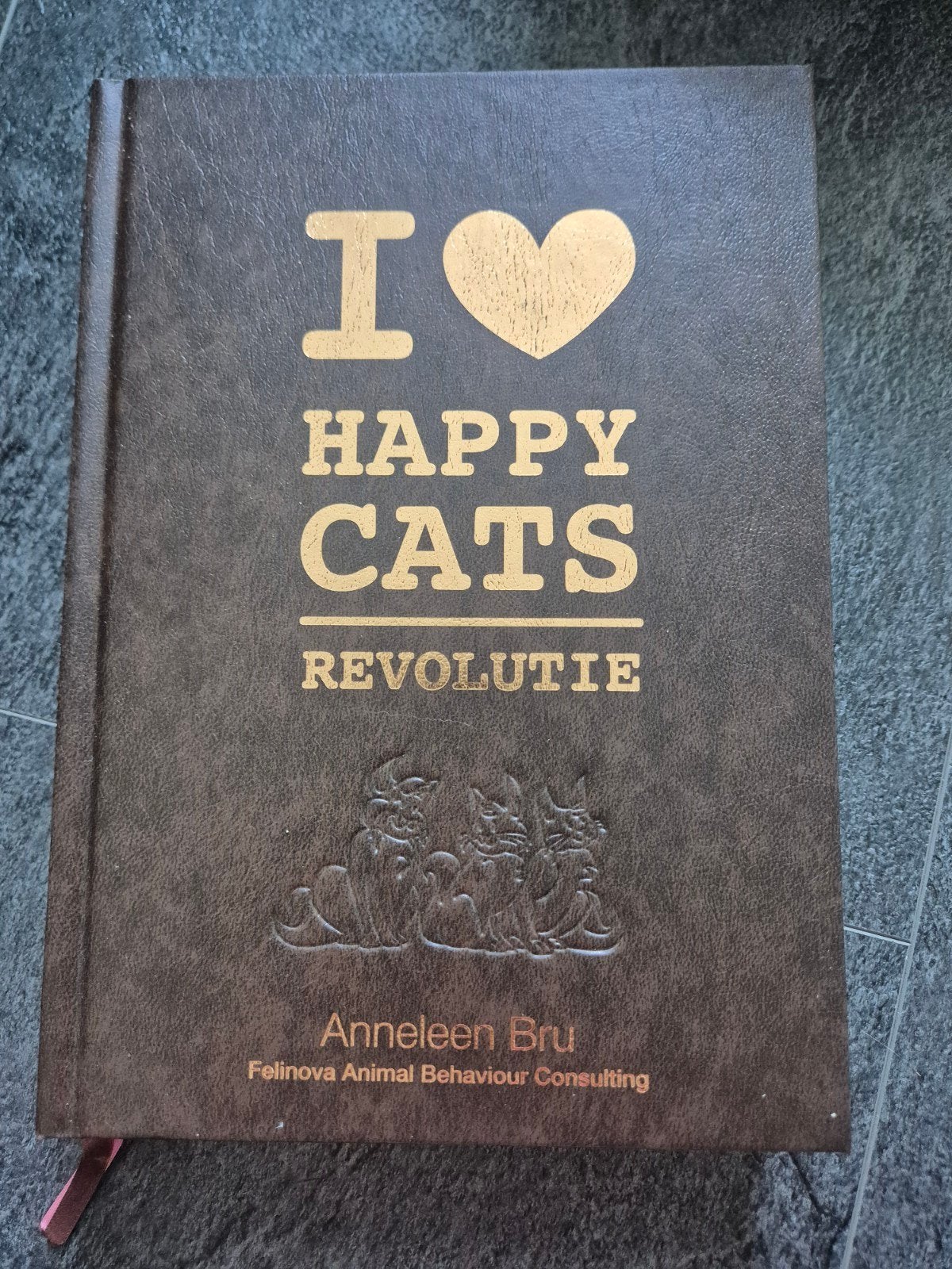 I Love Happy Cats Revolutie - Anneleen Bru (Boek), Ophalen of Verzenden, Zo goed als nieuw, Katten, Anneleen Bru