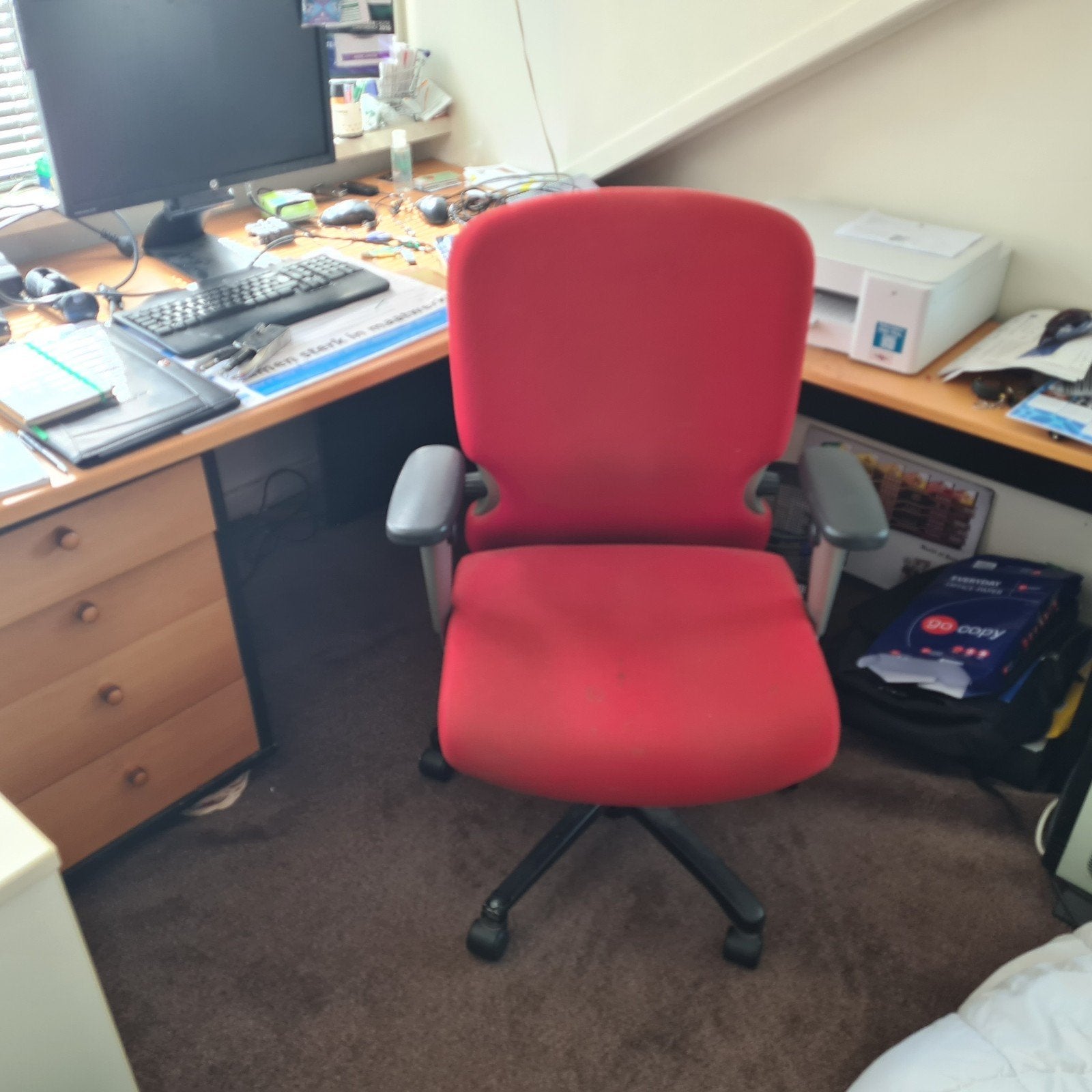 Comfortabele rode bureaustoel - Ergonomisch design, Huis en Inrichting, Ophalen