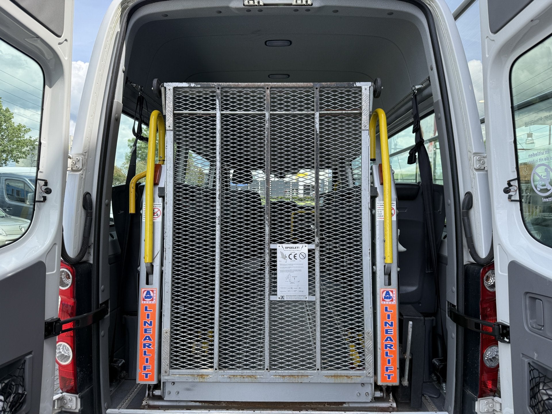 Volkswagen Crafter L2H2 Rolstoelbus / Personenbus 35 2.0 TDI, 13 km/l, Gebruikt, 116 pk, Wit