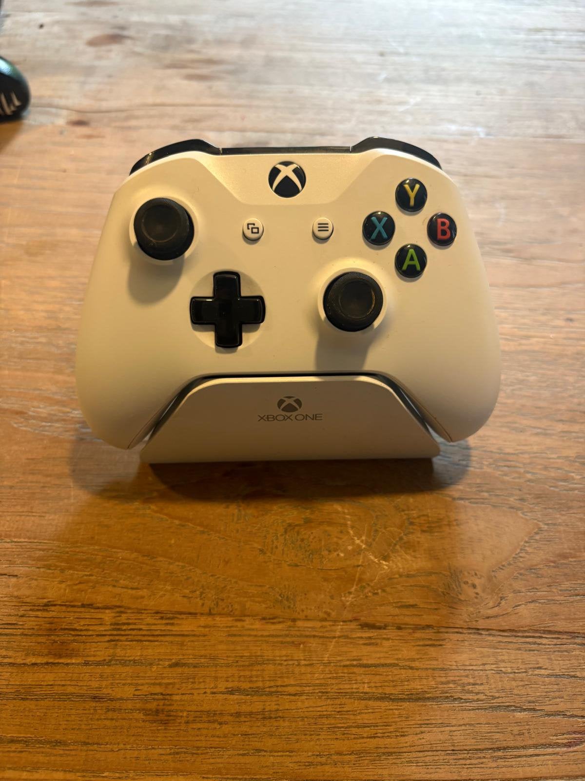 Xbox one controller v2 - wit, Spelcomputers en Games, Ophalen of Verzenden, Zo goed als nieuw, Controller, Xbox Original