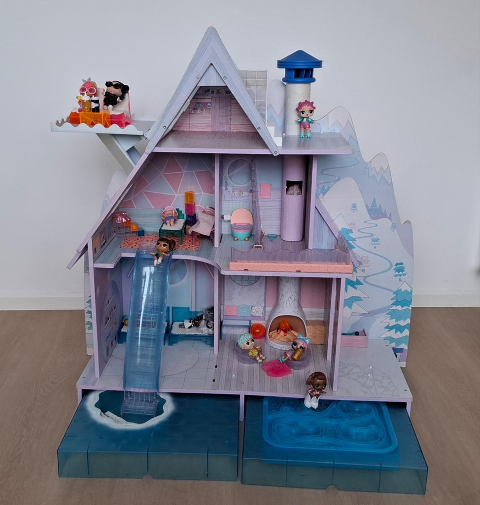 L.O.L winter chalet / LOL poppenhuis, Ophalen, Gebruikt, Poppenhuis