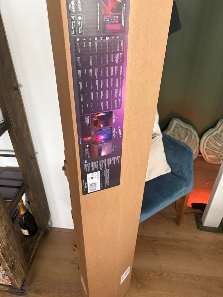 Philips Hue Signe Gradient Vloerlamp - Nieuw in doos, Huis en Inrichting, Lampen | Vloerlampen, Amsterdam, Philips, Ophalen of Verzenden