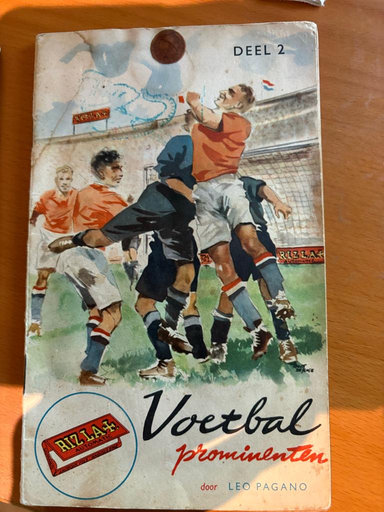 Voetbal Prominenten Deel 1 en 2 - Leo Pagano (Vintage), Ophalen of Verzenden, Gelezen, Balsport