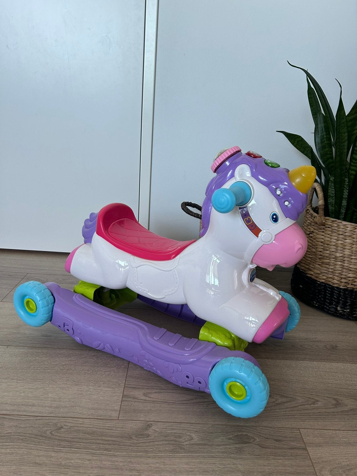 Vtech hobbel & speel eenhoorn, Ophalen, Zo goed als nieuw, 6 maanden tot 2 jaar