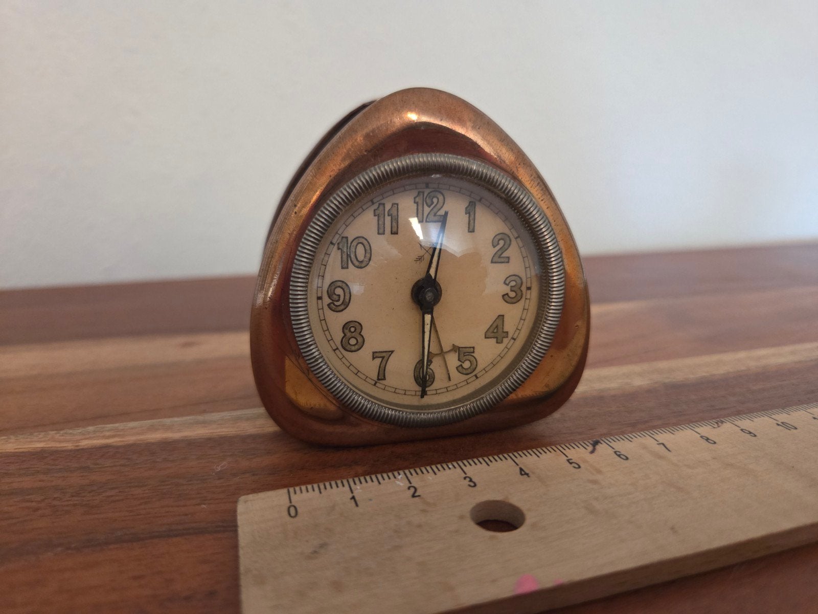 Vintage koperen wekker, driehoekig model, Ophalen