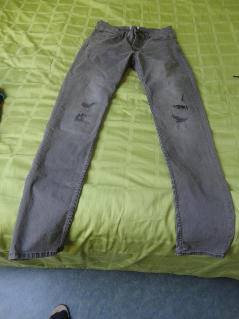 Grijze broek Only & Sons W32-L34 (ZGAN) - Loom Slim, Kleding | Heren, Broeken en Pantalons, Ophalen, Maat 48/50 (M), Zo goed als nieuw