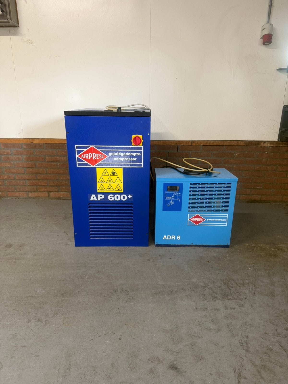Airpress AP 600+ set, Doe-het-zelf en Verbouw, Compressors, Ophalen, Gebruikt, 10 bar of meer, 400 tot 800 liter/min