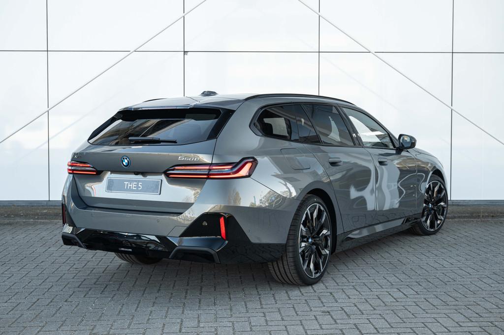 BMW 5 Serie Touring 550e xDrive M Sport Automaat / Panoramad, Automaat, Zwart, Leder, Hybride Elektrisch/Benzine
