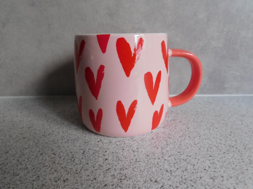 Mok 9x8 cm. 280 ml. New Bone China Hartjes Hema, Ophalen of Verzenden, Zo goed als nieuw, Overige stijlen, Kop(pen) en/of Schotel(s)