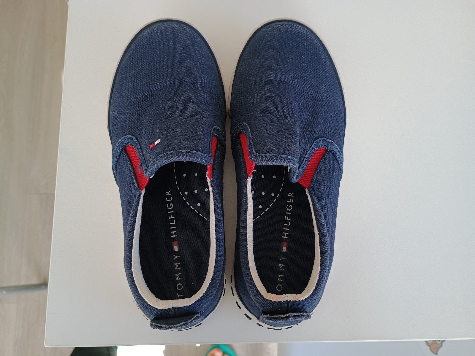 Tommy Hilfiger instappers maat 30, Ophalen, Gebruikt, Jongen of Meisje, Schoenen