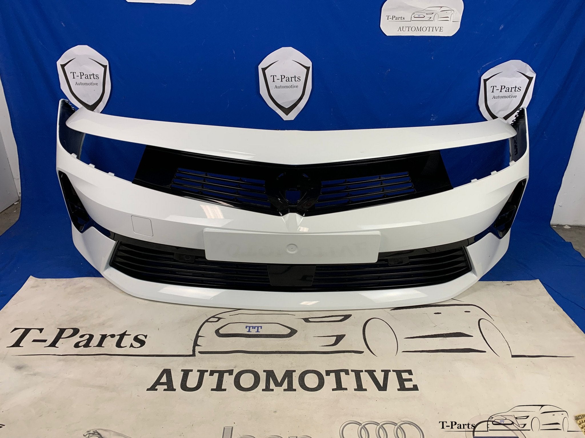 Opel astra L GS line 2022+ voorbumper bumper grille gril roo, Auto-onderdelen, Info@fabrikant.eu, Fabrikant BV, Opel, Nieuw