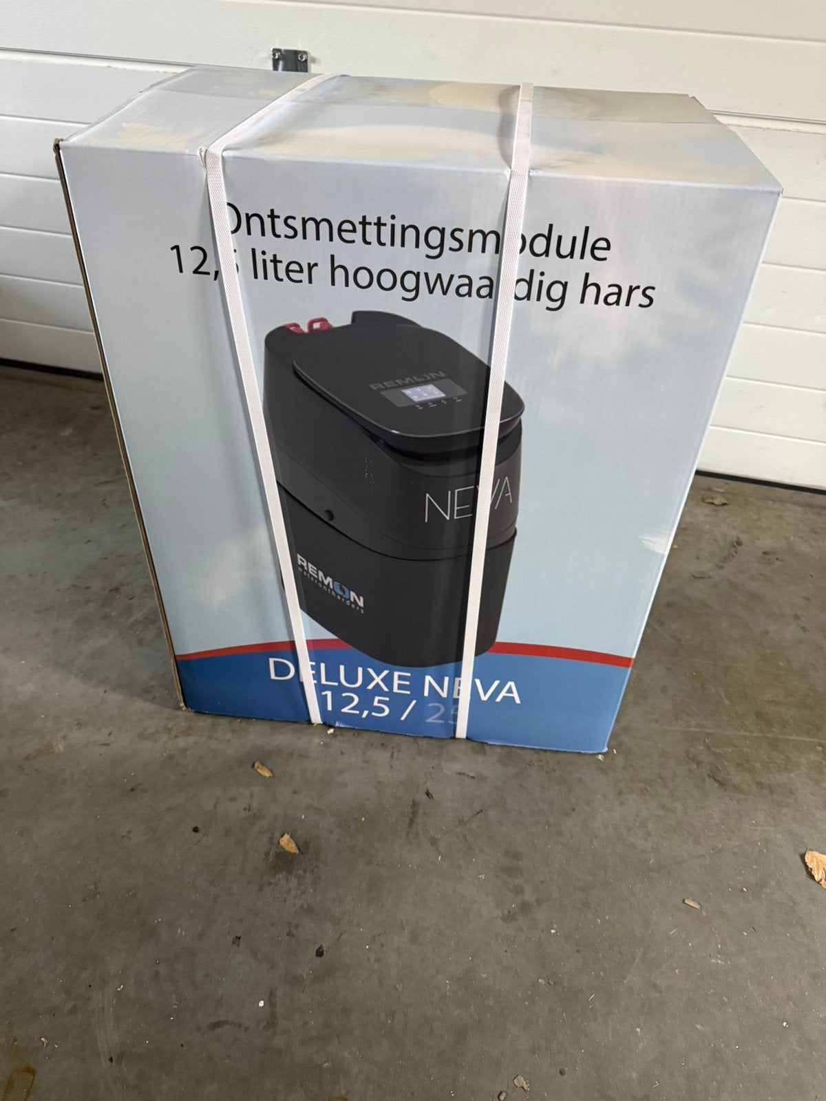 Neva black waterontharder nieuw zwart 12,5L water ontharder, 3 snelheden of meer, Ophalen of Verzenden, Zo goed als nieuw, 100 m³ of groter