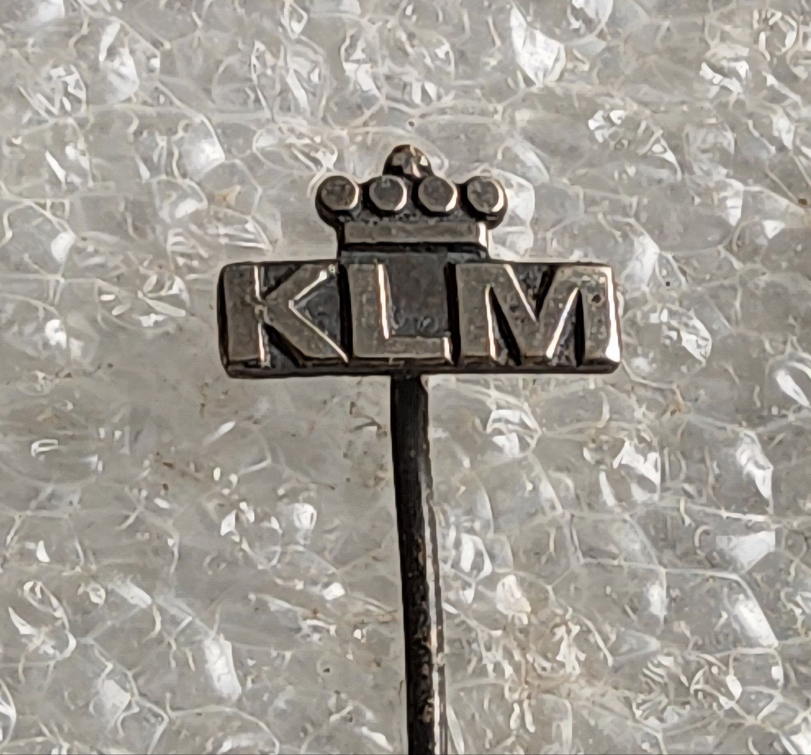 Vintage KLM Speldje met Kroon - Collectors Item, Verzamelen, Ophalen of Verzenden, Gebruikt, Merk, Speldje of Pin
