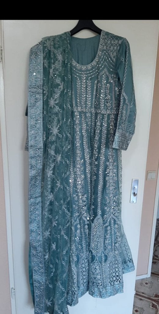 Prachtige Indiase/Pakistaanse jurk (L) met borduursel Nieuw, Kleding | Dames, Ophalen, Nieuw, Maat 42/44 (L)