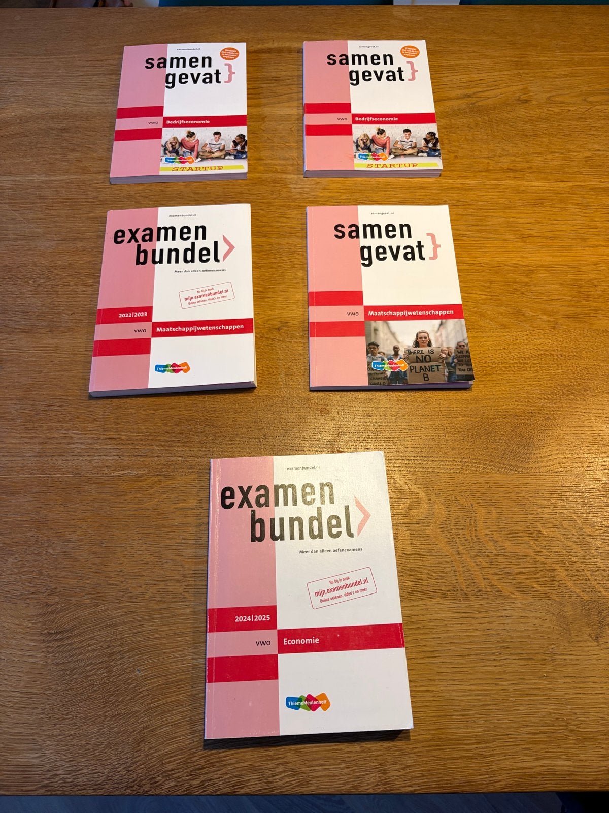 Samengevat en Examenbundel VWO, Boeken, Ophalen, Zo goed als nieuw, VWO, Bedrijfseconomie of M&O