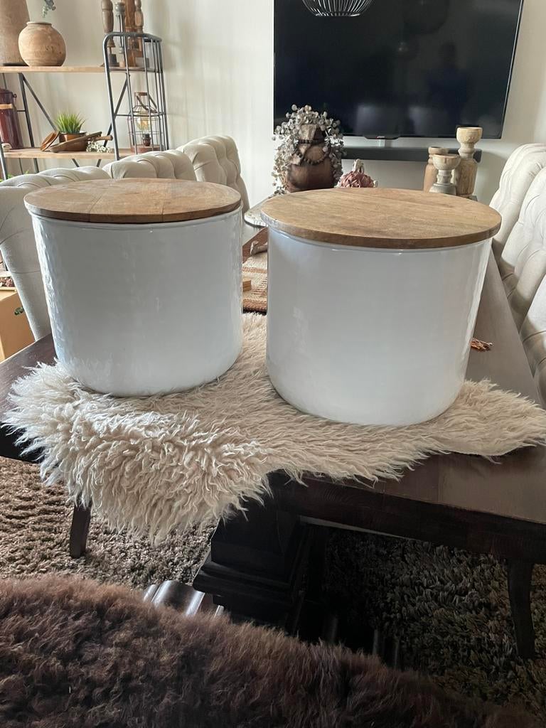 Twee leuke stoere bijzettafeltjes  / opbergers, Huis en Inrichting, Tafels | Bijzettafels, Minder dan 45 cm, Minder dan 55 cm