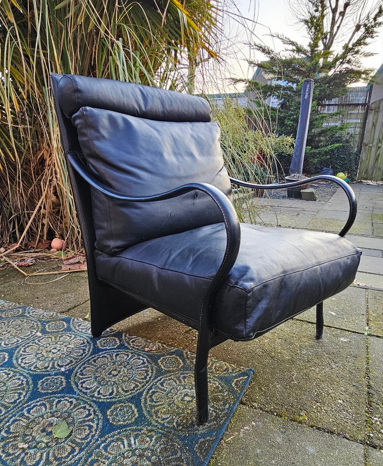 Vintage Zwart lederen fauteuil

Marac Divani e Poltrone, Ophalen, Gebruikt, Vintage, 75 tot 100 cm