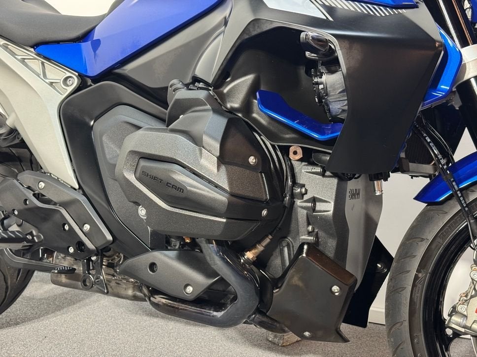 BMW R 1300 R (2025), 2 cilinders, Bedrijf, Onbekend, Meer dan 35 kW