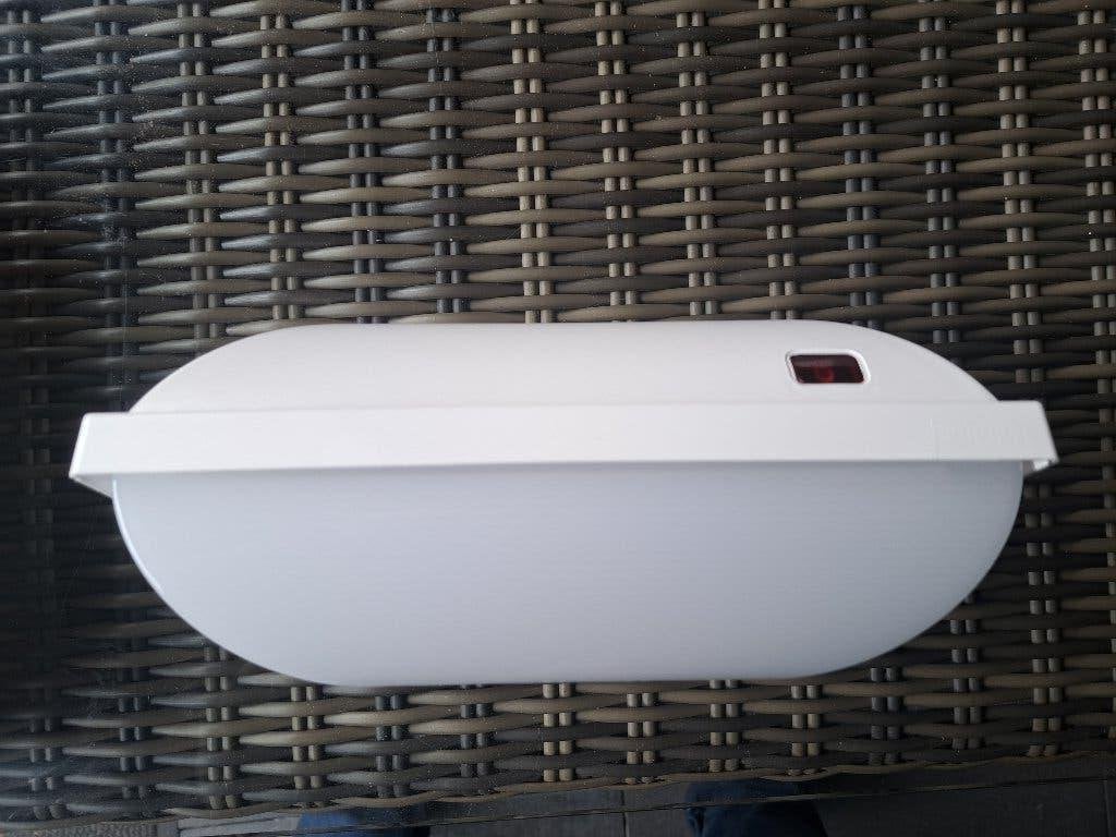 Philips buitenlamp Bwc110 met dag en nacht sensor Nieuw !, Kunststof, Minder dan 50 watt, Wandlamp, Ophalen of Verzenden